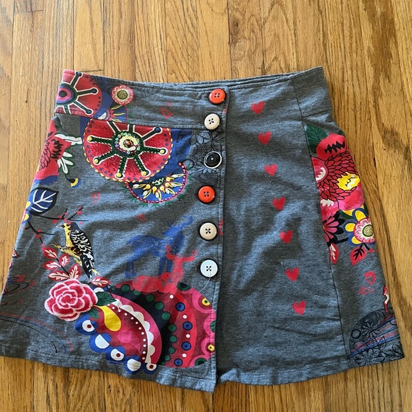 Skirts - Picture 2 of 7